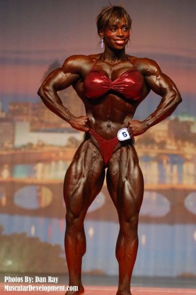 Dayana Cadeau POSING and FLEXING Image #2
