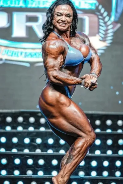 Barbara Moojen (@barbaramoojen) IFBB POSING Image #1